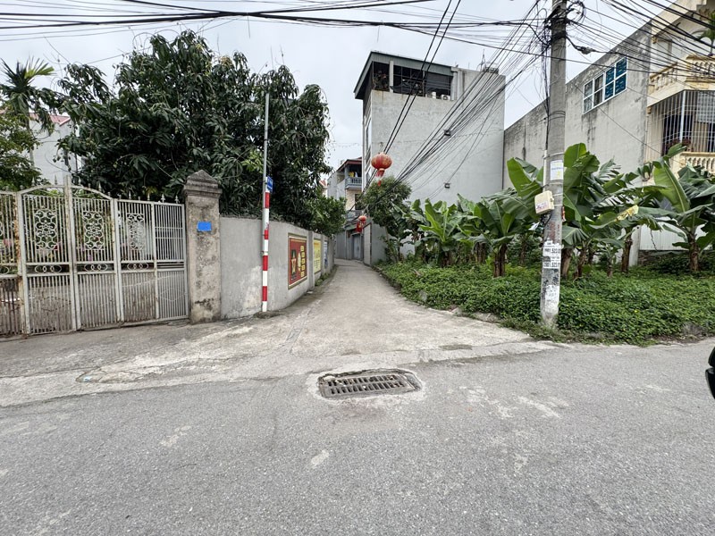 Bán 62,2m2 đất tổ 8 Thạch Bàn, Long Biên. Ô tô con chạy tới, cách 20m ra bãi đỗ xe 2