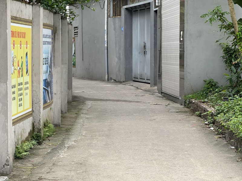 Bán 62,2m2 đất tổ 8 Thạch Bàn, Long Biên. Ô tô con chạy tới, cách 20m ra bãi đỗ xe 3