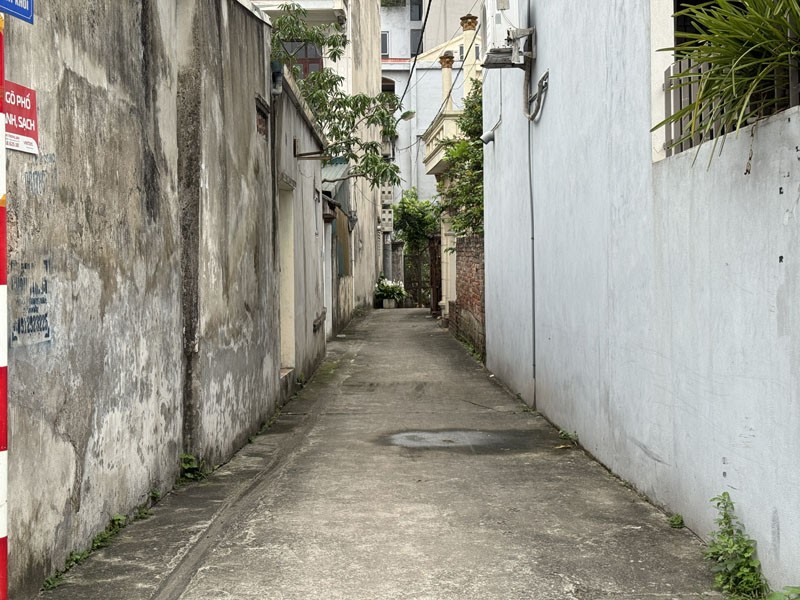 Bán 62,2m2 đất tổ 8 Thạch Bàn, Long Biên. Ô tô con chạy tới, cách 20m ra bãi đỗ xe 4