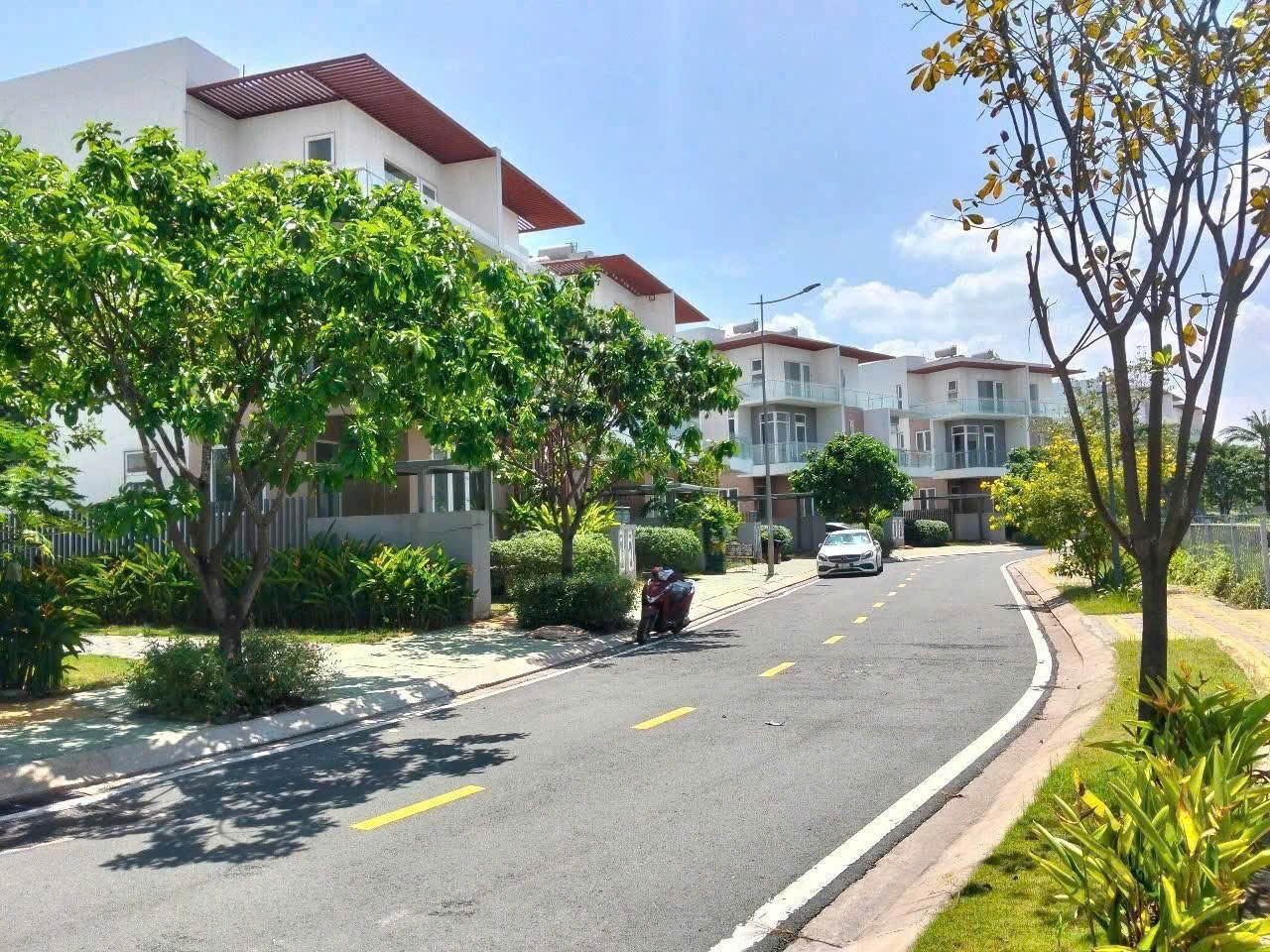 Cần bán Biệt thự Phường Phú Hữu, Quận 9, Diện tích 150m², Giá 8.6 Tỷ 10