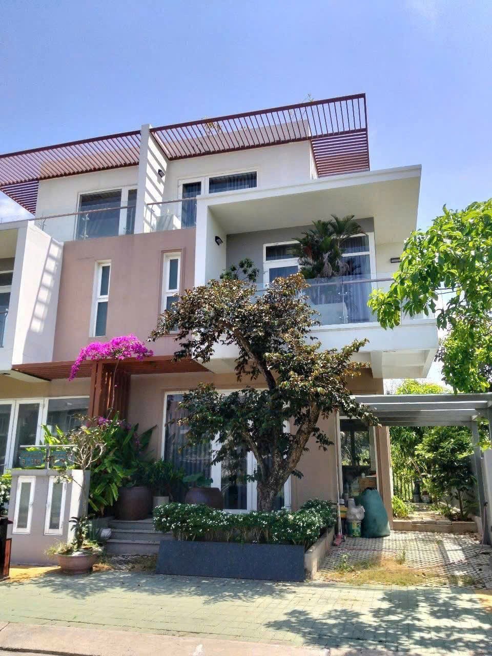 Cần bán Biệt thự Phường Phú Hữu, Quận 9, Diện tích 150m², Giá 8.6 Tỷ 7