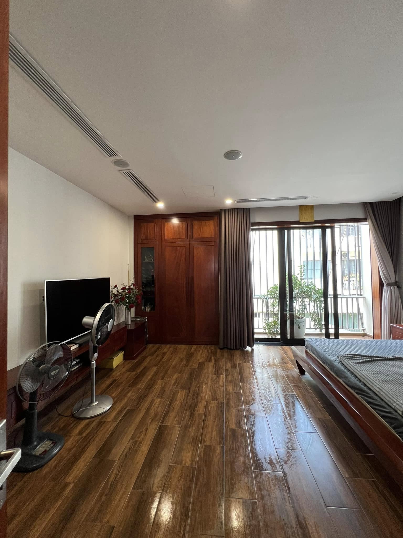 BÁN NHÀ KHUẤT DUY TIẾN THANH XUÂN, PHÂN LÔ OTO DT52M2 MẶT TIỀN RỘNG NHỈNH 15 TỶ 2