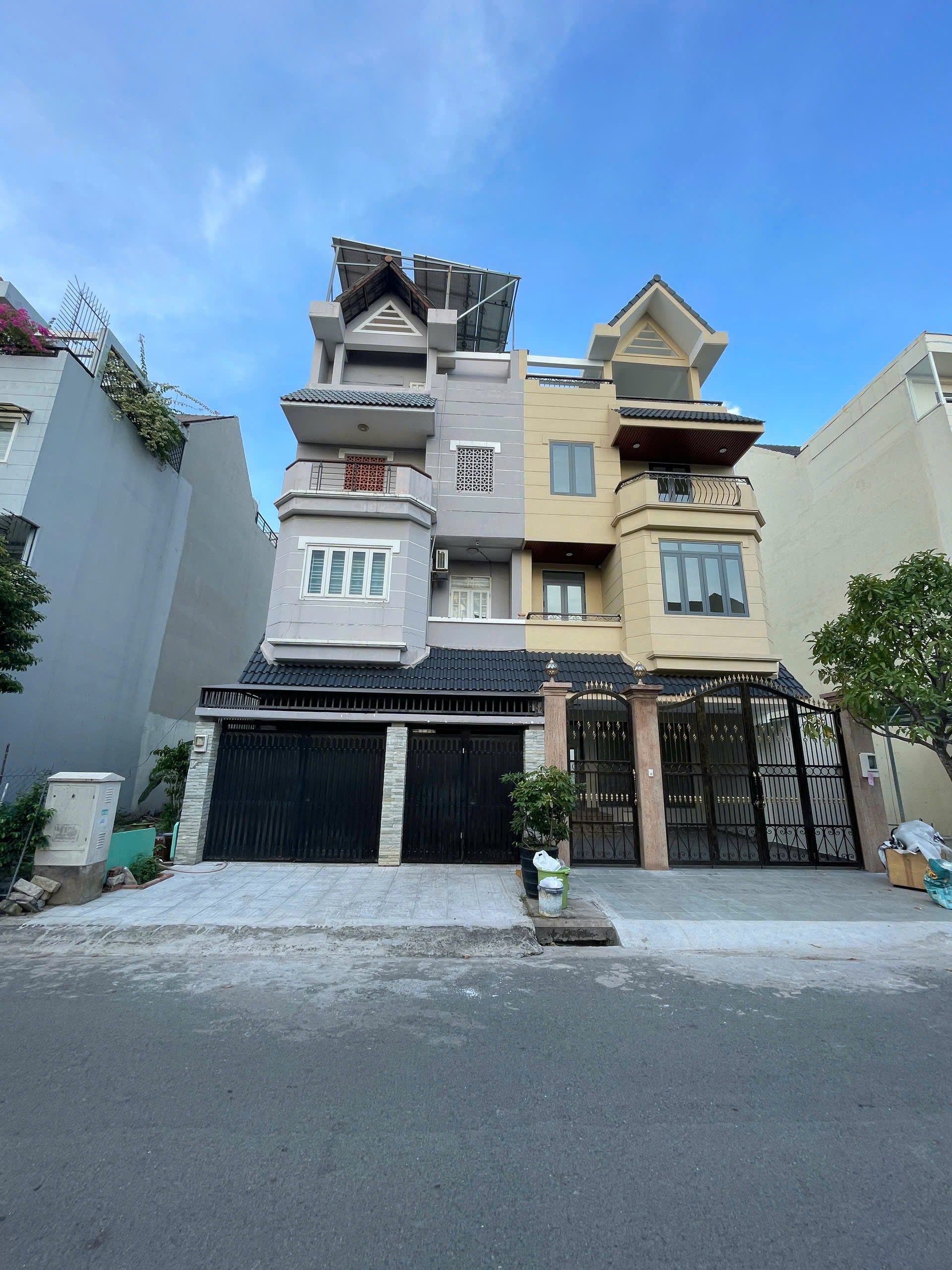 Cần bán Nhà mặt tiền Phường Phú Hữu, Quận 9, Diện tích 150m², Giá 018 Tỷ 4
