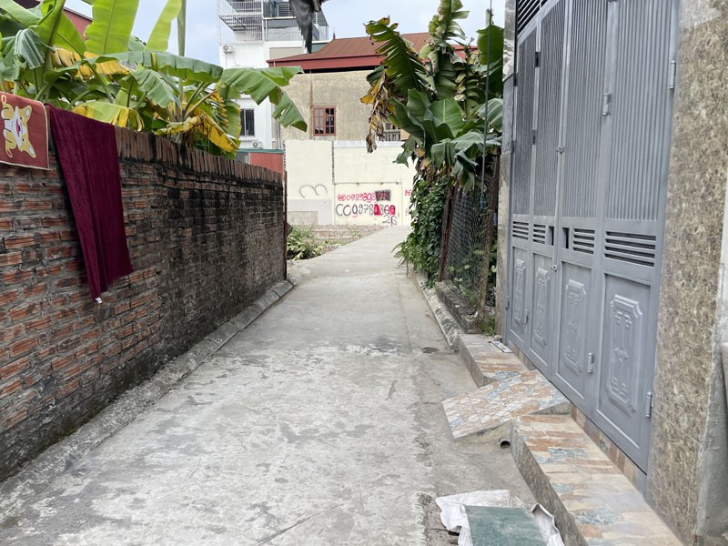 Hiếm có! Diện tích nhỏ 30m2 đất ngõ 14 Kẻ Tạnh, Giang Biên. Gần đường lớn và trường chợ 3