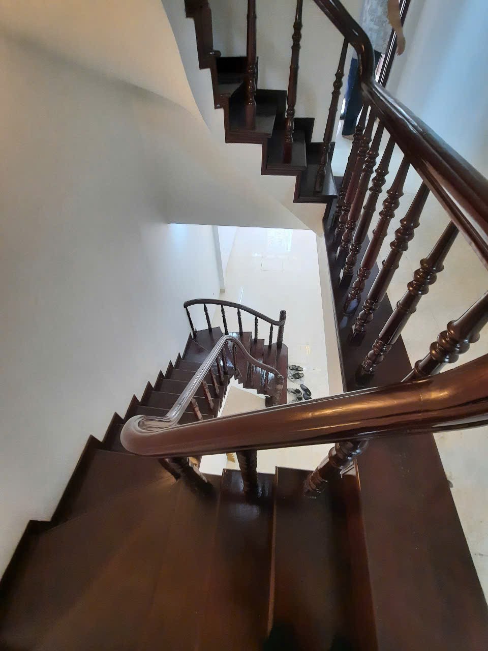 bán nhà mặt phố khương trung thanh xuân 20ty500tr DT42m2 ,4 tầng LH 083.2865.116 2