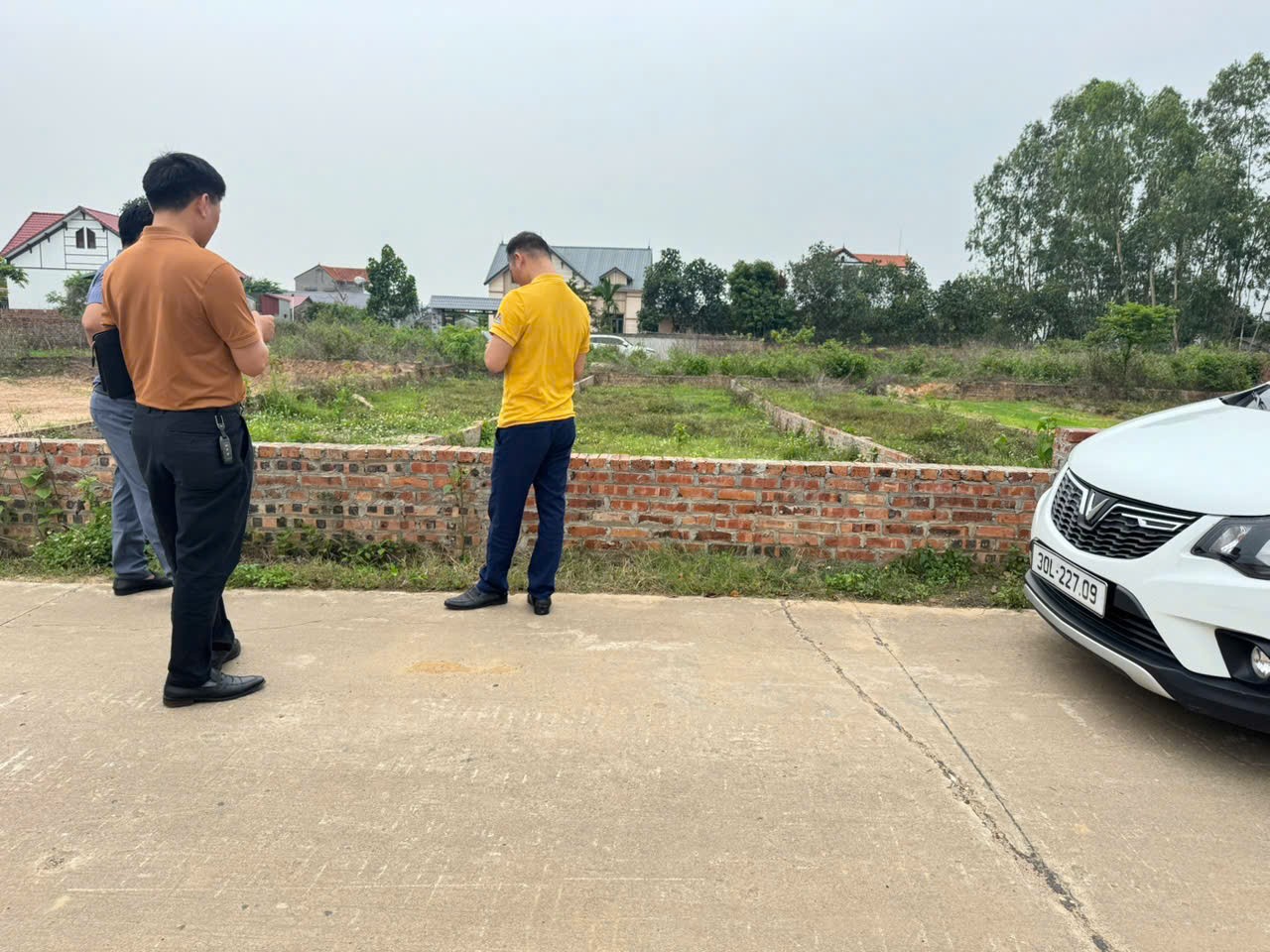 Bán đất Minh Trí, Sóc Sơn, HN. Đường thông, oto đỗ. DT 110m, giá 2,4 tỷ. 2