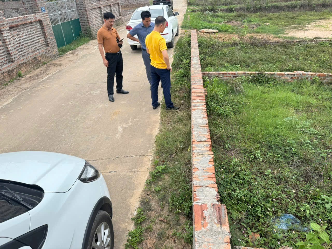 Bán đất Minh Trí, Sóc Sơn, HN. Đường thông, oto đỗ. DT 110m, giá 2,4 tỷ. 3