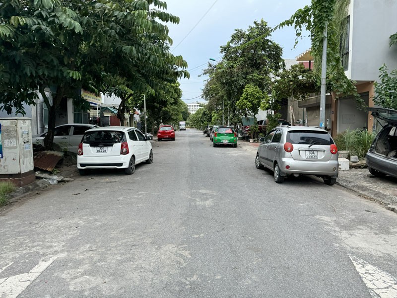 Vay ngân hàng hơi quá sức, chủ đang thở oxy cần bán gấp 60m2 đất đường 17m TĐC Trâu Quỳ. Giá Tốt! 5