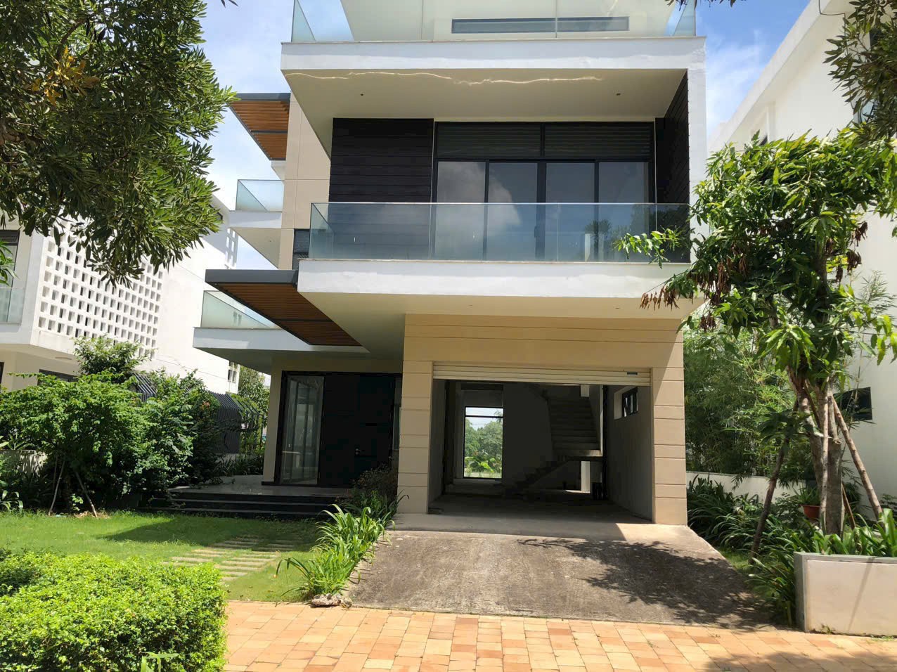 Cần bán Biệt thự Phường Phú Hữu, Quận 9, Diện tích 423m², Giá 58 Tỷ 3