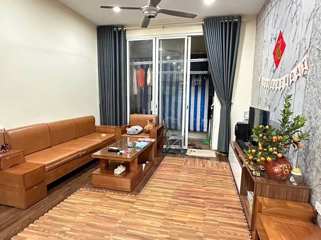 BÁN NHÀ XA LA  HÀ ĐÔNG- Ô TÔ DỪNG ĐỖ NGÀY ĐÊM - CHỦ  ĐỂ LẠI TOÀN BỘ NỘI THẤT, NHỈNH 4 TỶ 3
