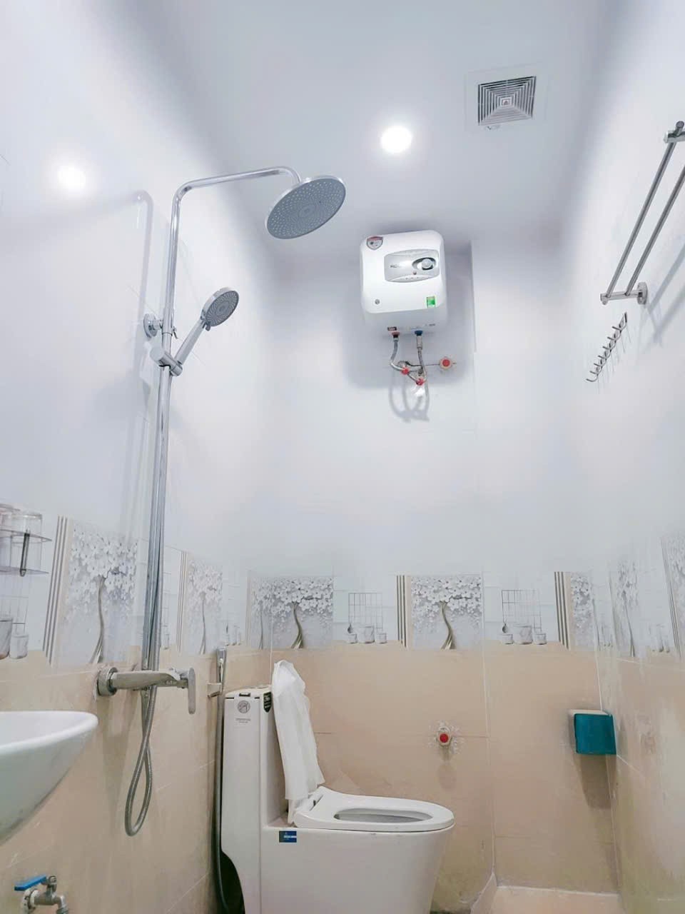 NHÀ 5 TẦNG XÂY MỚI XA LA , GẦN NGAY VIỆN 103, VIỆN BỎNG QUÓC GIA ,K, HƯỞNG TRỌN TIỆN ÍCH CỦA KĐT, 3
