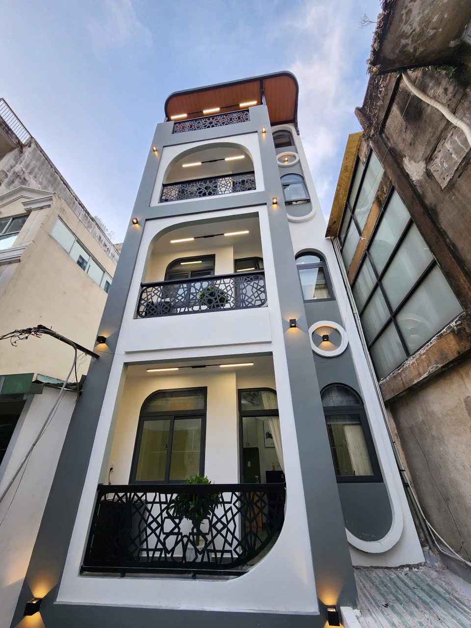 Cần bán Homestay - Khách Sạn đường Lê Thánh Tôn, Phường Bến Thành, Diện tích 51m², Giá 25.9 Tỷ