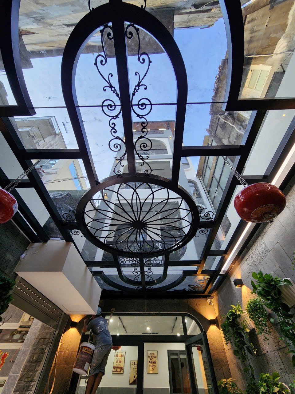 Cần bán Homestay - Khách Sạn đường Lê Thánh Tôn, Phường Bến Thành, Diện tích 51m², Giá 25.9 Tỷ 2