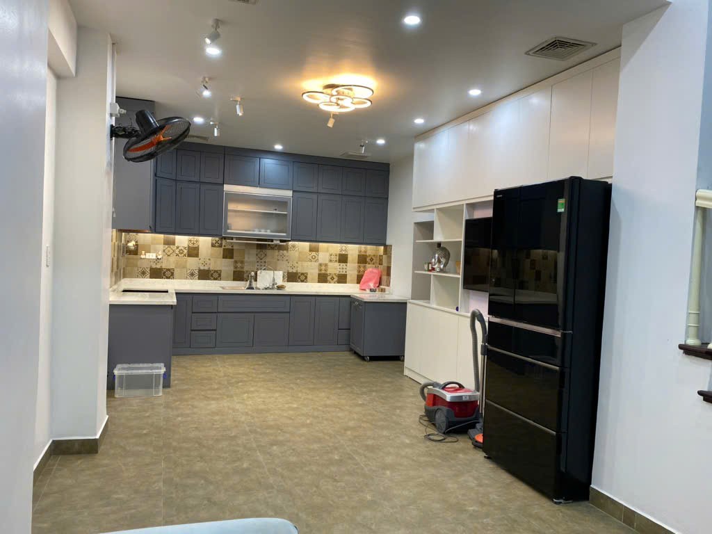 Cần bán Nhà mặt tiền đường Tạ Quang Bửu, Phường Bách Khoa, Diện tích 240m², Giá 13.5 Tỷ 2