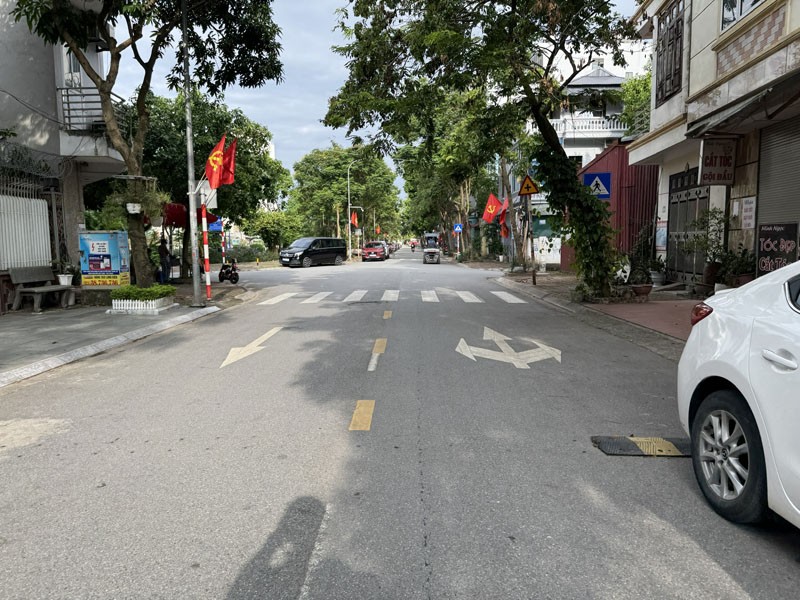 Bán nhà cấp 4 Phố Quán Tình, Giang Biên: 63,4m2, khổ đất đẹp, cách Hồ 30m - Sống Xanh An Lành! 2