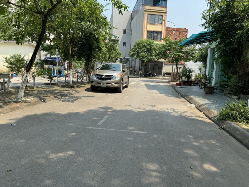 Bán Đất Giang Biên Chếch Vườn Hoa: 72,67m2, mặt tiền đẹp, cạnh Trường Chợ, tiện ích bạt ngàn 3