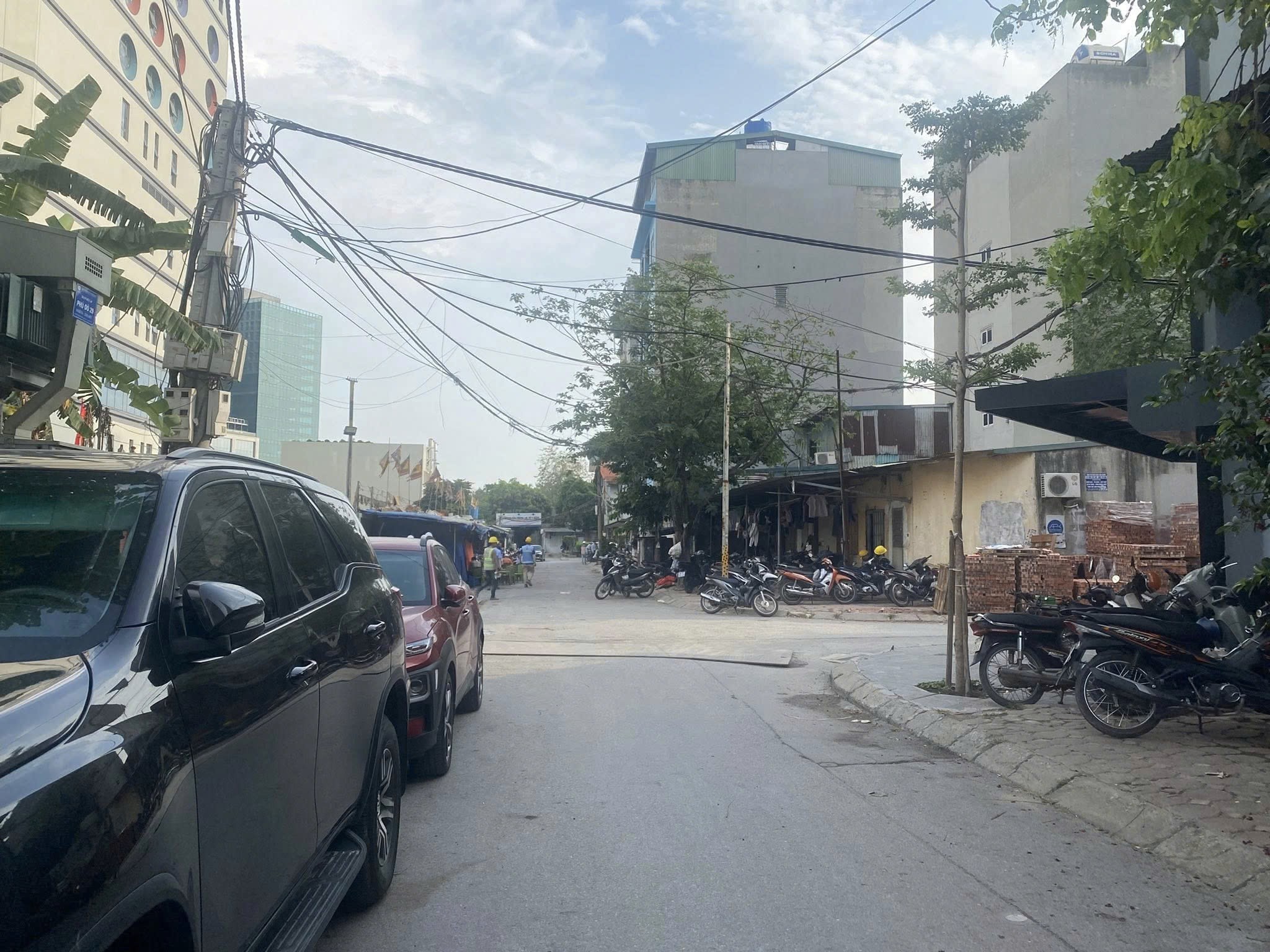 BÁN NHÀ PHỐ LÊ QUANG ĐẠO, NAM TỪ LIÊM, Ô TÔ,  ĐẦU TƯ TỐT, DT 140M2 * MT 12.2M * GIÁ 41 TỶ 5