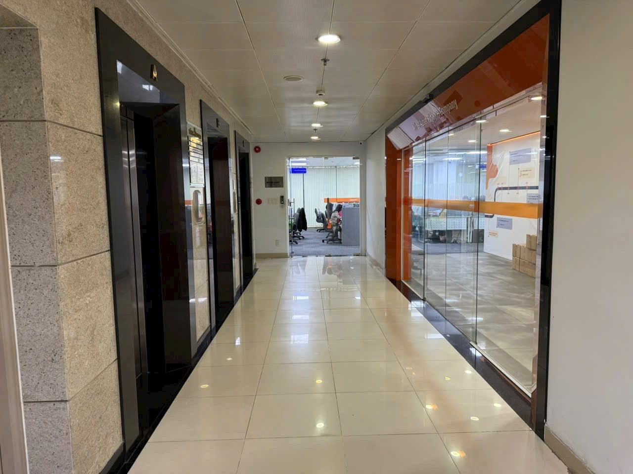 Cho thuê Văn phòng Quận 1, Hồ Chí Minh, Diện tích 1600m², Giá Thương lượng 2