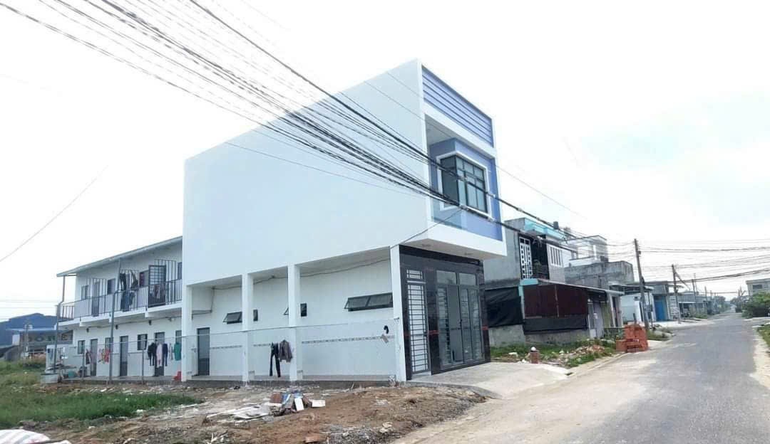 Nhà mặt tiền + 5 phòng trọ mặt tiền khu dân cư Tân Đức, Đức Hòa giá 3 tỷ 2