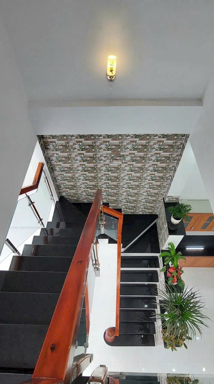Nhà mặt tiền + 5 phòng trọ mặt tiền khu dân cư Tân Đức, Đức Hòa giá 3 tỷ 3