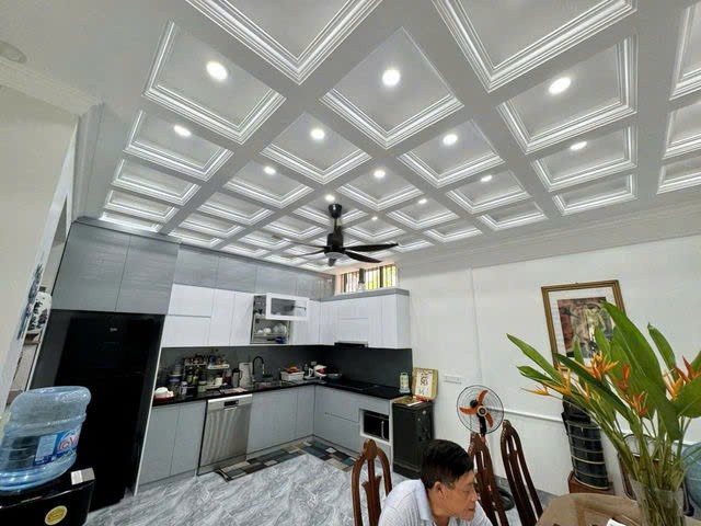 BIỆT THỰ 3 TẦNG Ngô Gia Tự -Long Biên 124m2,mặt tiền 7.4m, 18.5 tỷ.
