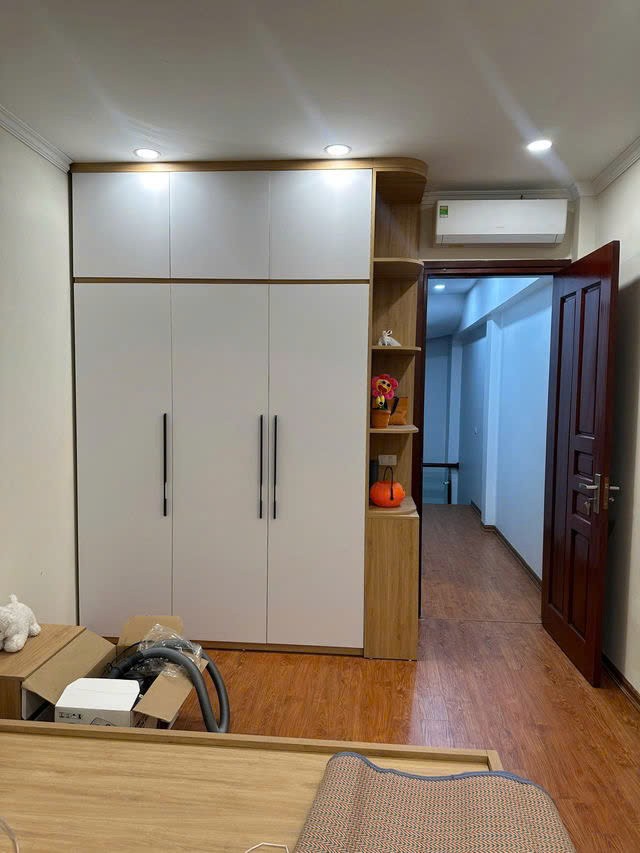 BÁN NHÀ ĐẸP ĐỦ NỘI THẤT NGÕ BA GÁC Thạch Bàn-Long Biên  40m2,X 5 tầng,8.1 tỷ. 2