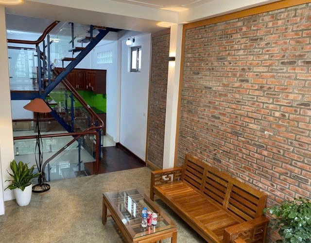 BÁN NHÀ Phố Ngọc Thụy NGÕ THÔNG Ô TÔ VÀO NHÀ 35M2,X 5 tầng,mặt tiền 3.3m, 7.6 tỷ Long Biên 2