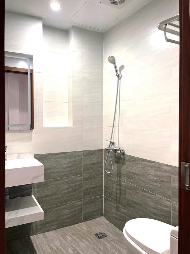 BÁN NHÀ Phố Ngọc Thụy NGÕ THÔNG Ô TÔ VÀO NHÀ 35M2,X 5 tầng,mặt tiền 3.3m, 7.6 tỷ Long Biên 5