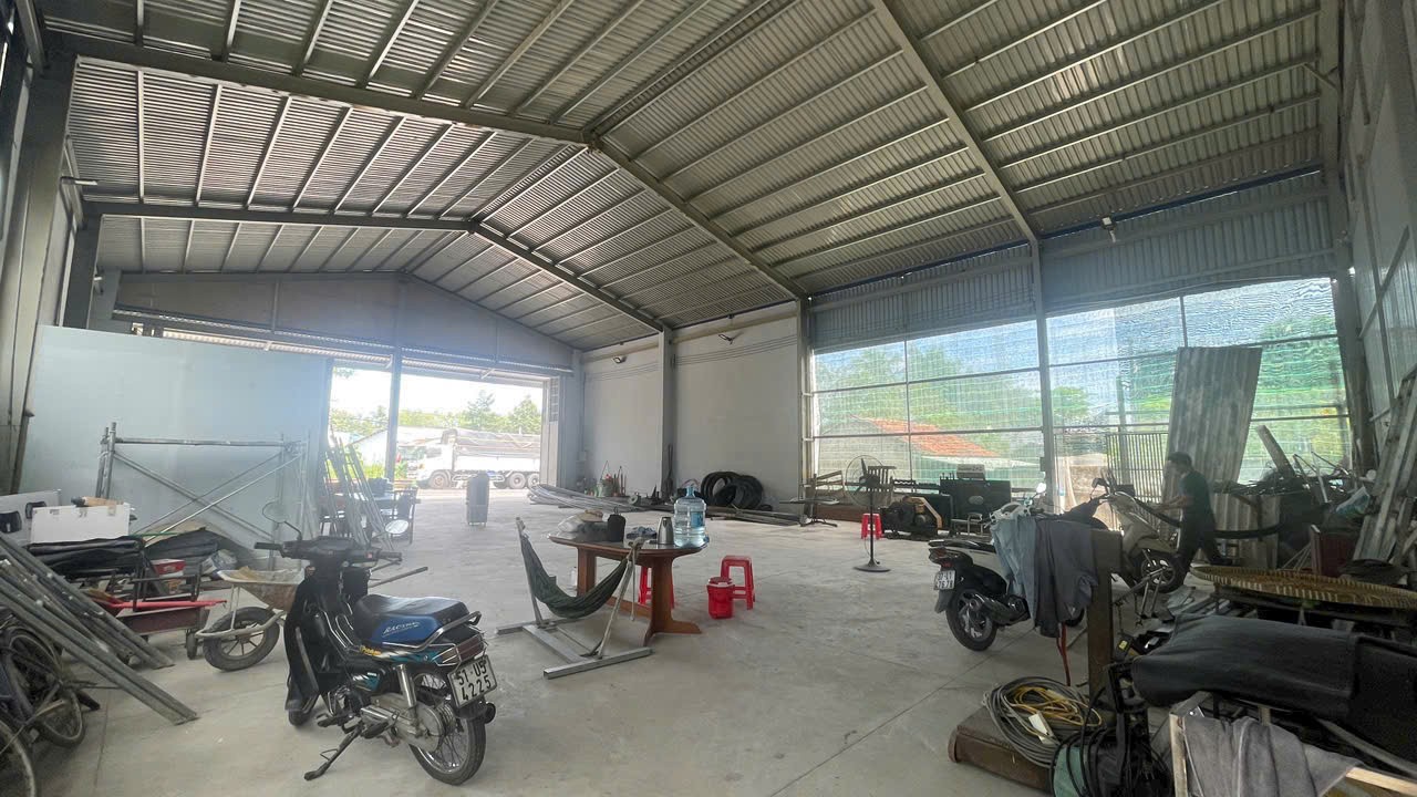Nhà kho mặt tiền Nguyễn Thị Rành, xã Trung Lập Hạ tổng dt 2221m2 giá 19 tỷ 4