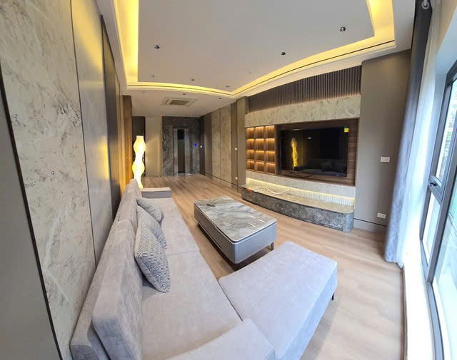 HAO HẬU 7 TẦNG Ô TÔ VÀO NHÀ NGÕ THÔNG KINH DOANH  Ngọc Thụy 35m2,X mặt tiền  3.5m, 11.5 tỷ Long 2