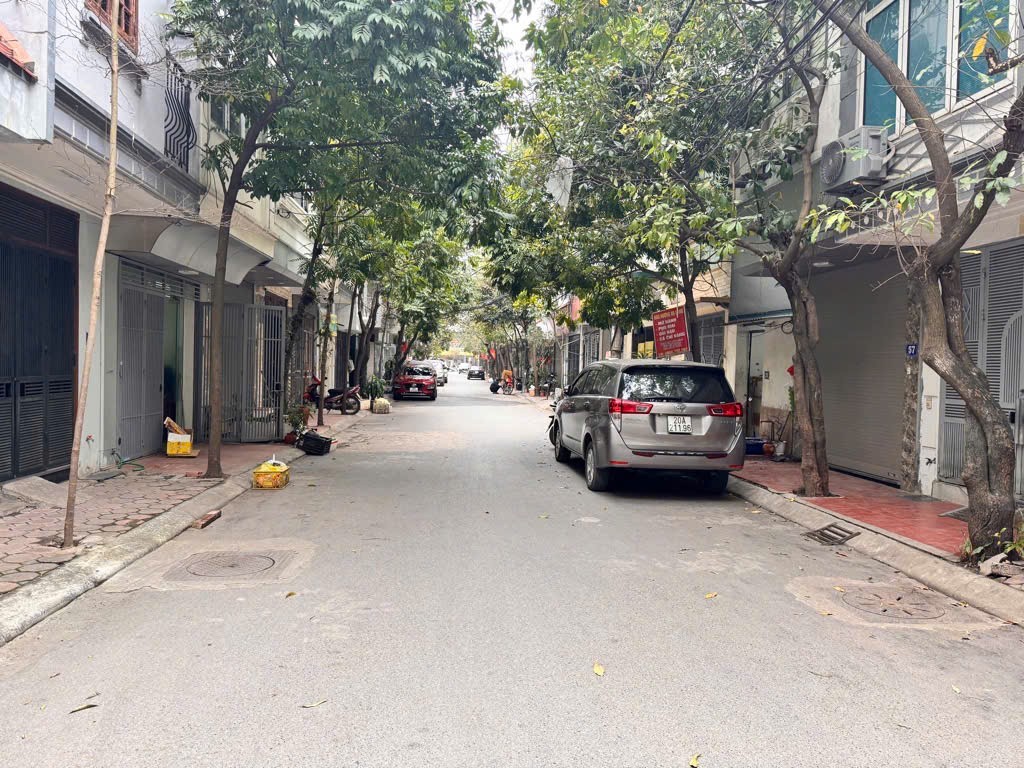 BÁN CĂN LÔ GÓC VĂN QUÁN, 2 MẶT ĐƯỜNG VỈA HÈ , KINH DOANH VĂN PHÒNG CỰC ĐỈNH 14 TỶ 2