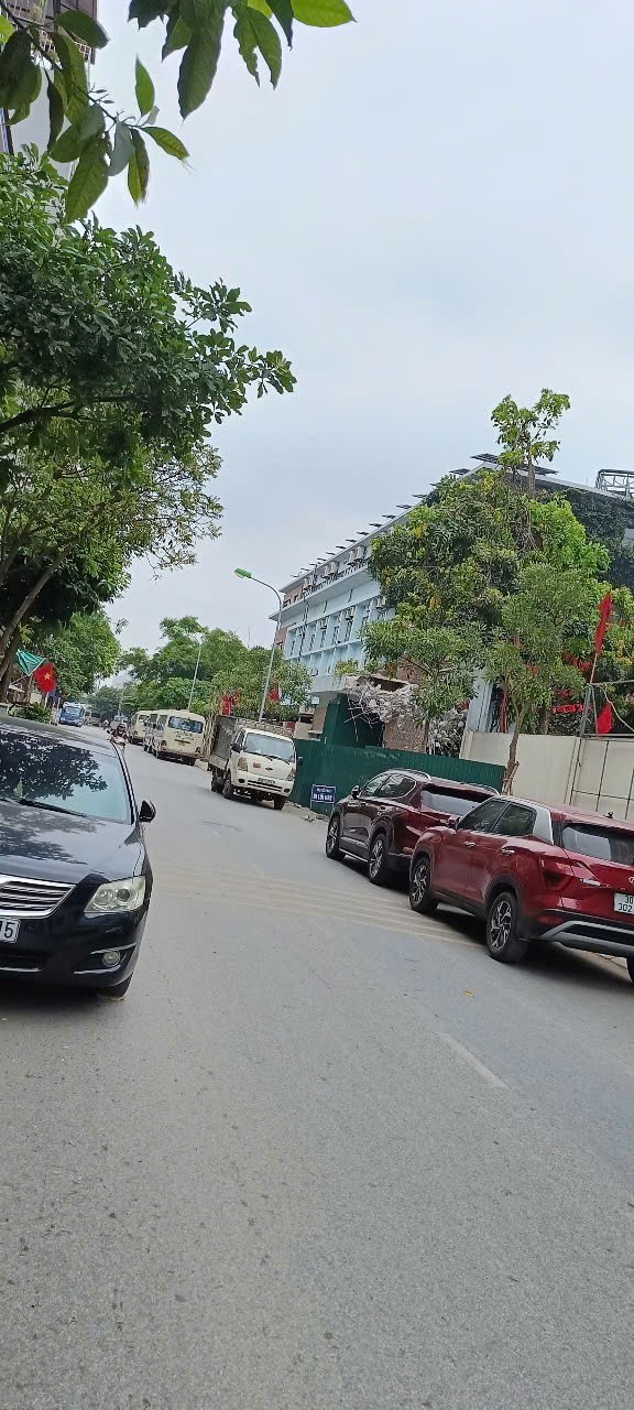 BÁN CĂN LÔ GÓC VĂN QUÁN, 2 MẶT ĐƯỜNG VỈA HÈ , KINH DOANH VĂN PHÒNG CỰC ĐỈNH 14 TỶ 3