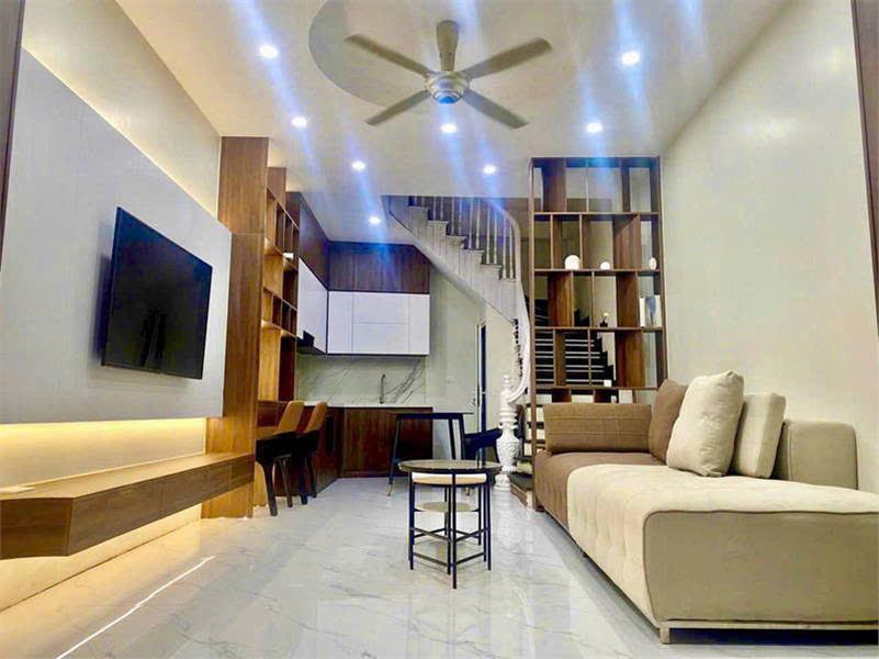 VÍP Lô góc Bà Triệu,Hà Đông,Dt 35m,4 tầng, giá 6 tỷ. Gần Ôtô, kinh doanh 3