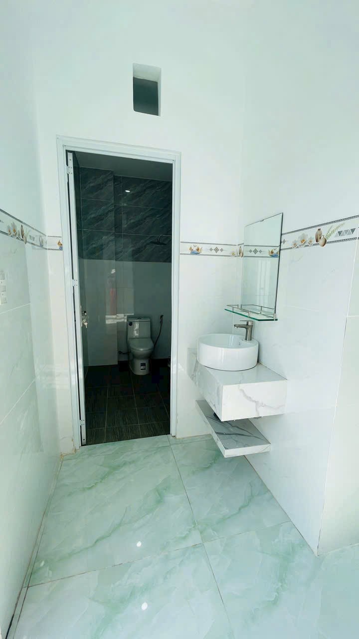 Nhà hẻm thị trấn Đức Hòa dt 130m2 1 lầu 3pn 3wc giá 2,6 tỷ 11