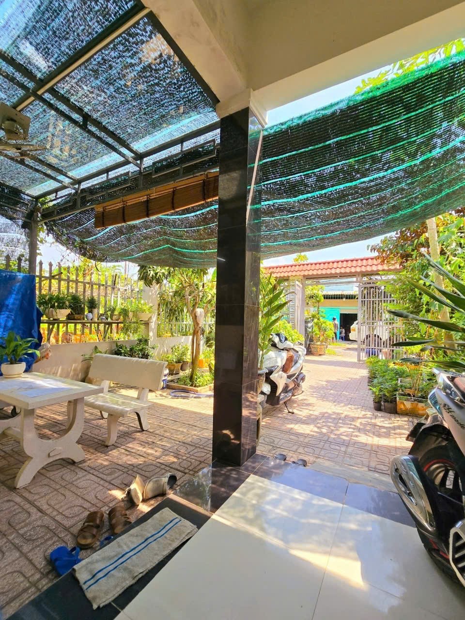 Kinh Khủng Khiếp, Nhà Dt 200m2, ngang 6, Mặt Tiền, Quận 9, Giá chỉ 2.95ty 3