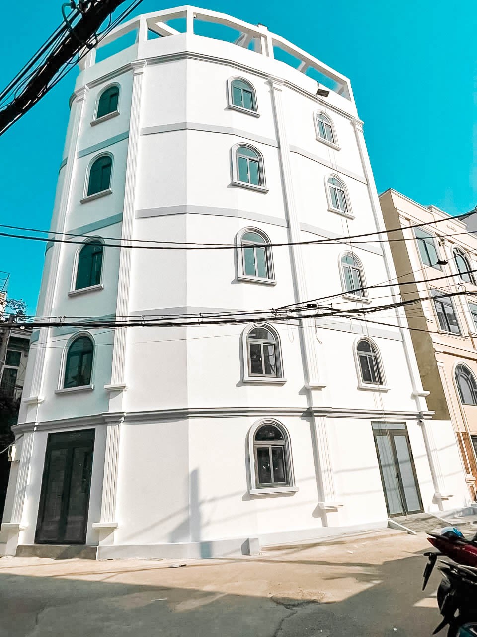 CHDV cao cấp xây mới 3 Mặt Tiền - DT 78m2 - Cho thuê 84tr/tháng - Giá: 15.5 Tỷ - Nguyễn Văn Đậu,