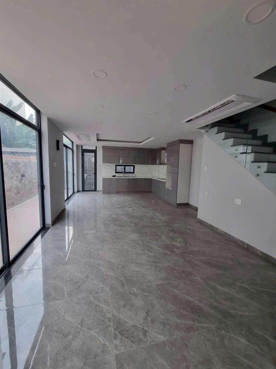 BIỆT THỰ HẦM, 3 LẦU (7x20) MT NGUYỄN THỊ BÚP, Q.12 – KDC HIỆP THÀNH CITY 3