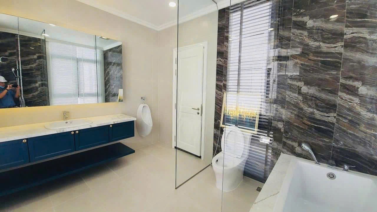 Cần bán Biệt thự Phường Phú Hữu, Quận 9, Diện tích 203m², Giá Thương lượng 6