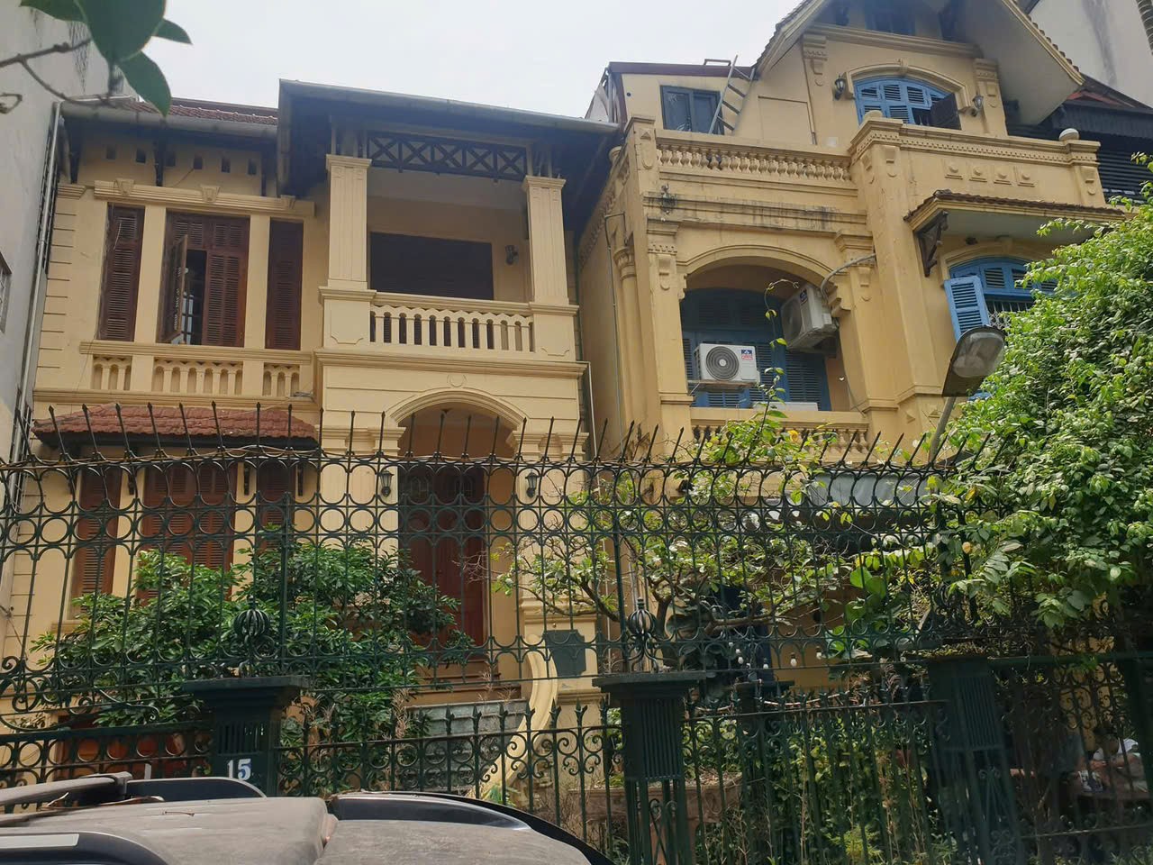 Cần bán Biệt thự đường Thái Thịnh, Phường Thịnh Quang, Diện tích 190m², Giá 35.2 Tỷ