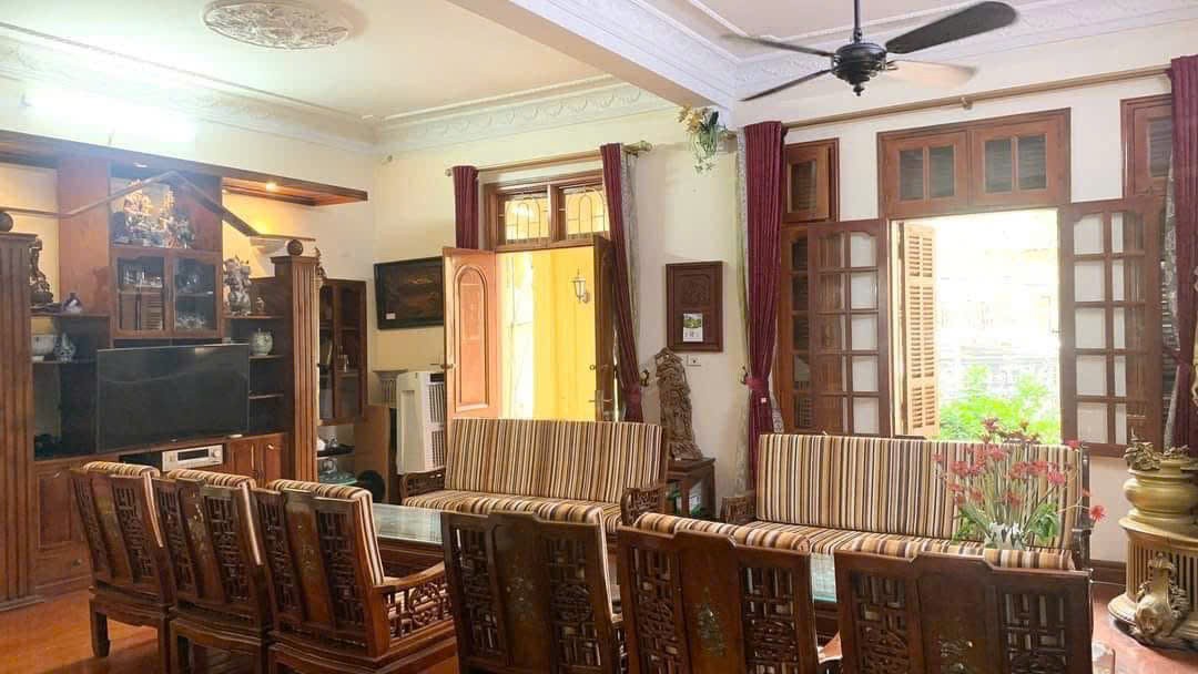 Cần bán Biệt thự đường Thái Thịnh, Phường Thịnh Quang, Diện tích 190m², Giá 35.2 Tỷ 8
