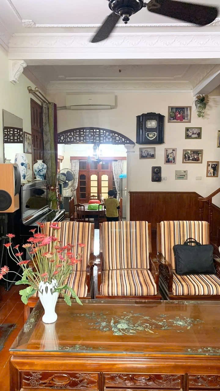 Cần bán Biệt thự đường Thái Thịnh, Phường Thịnh Quang, Diện tích 190m², Giá 35.2 Tỷ 9