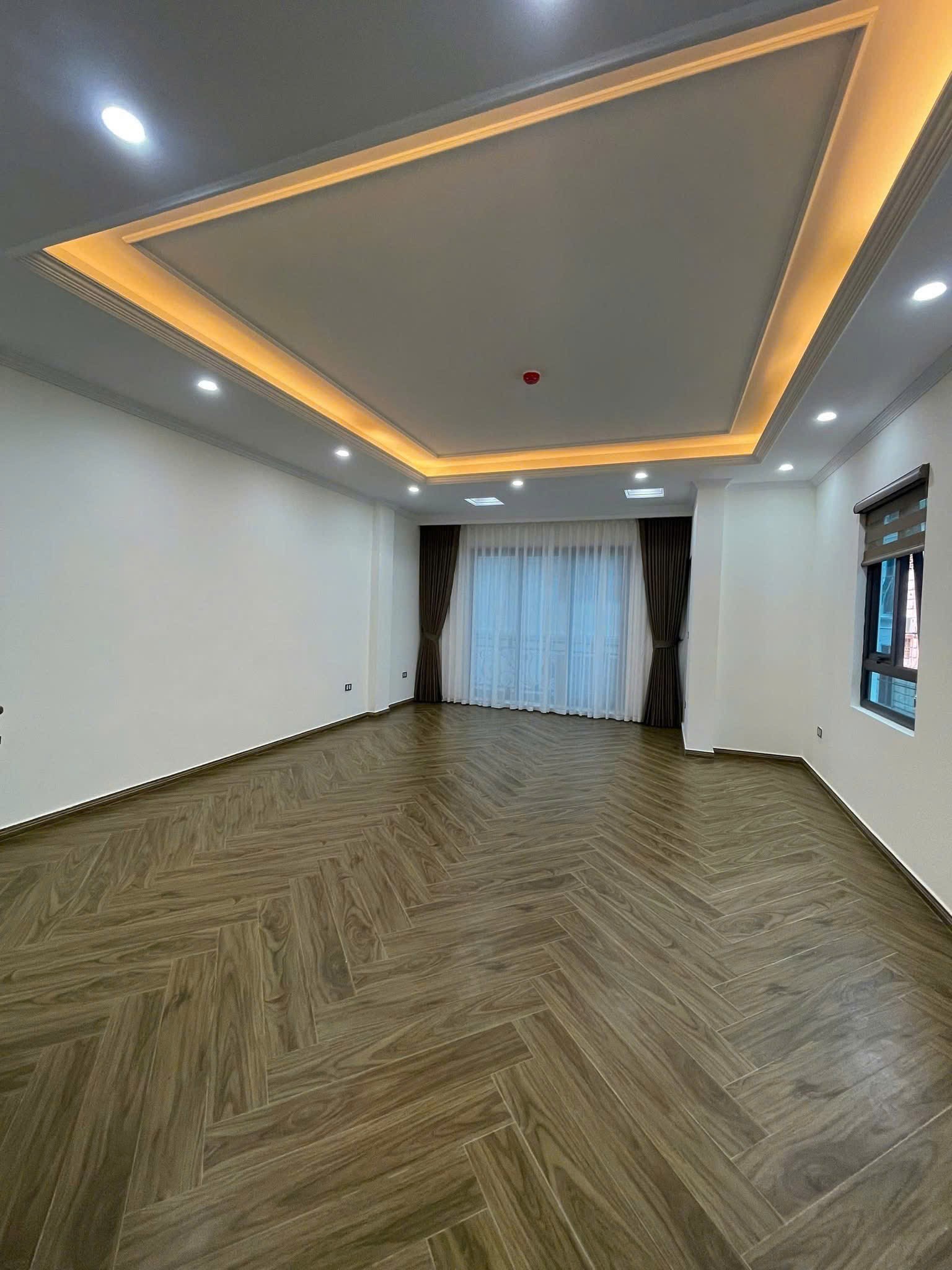 Hoa hậu mặt phố kinh doanh sầm uất - lô góc tại quận Ba Đình 2