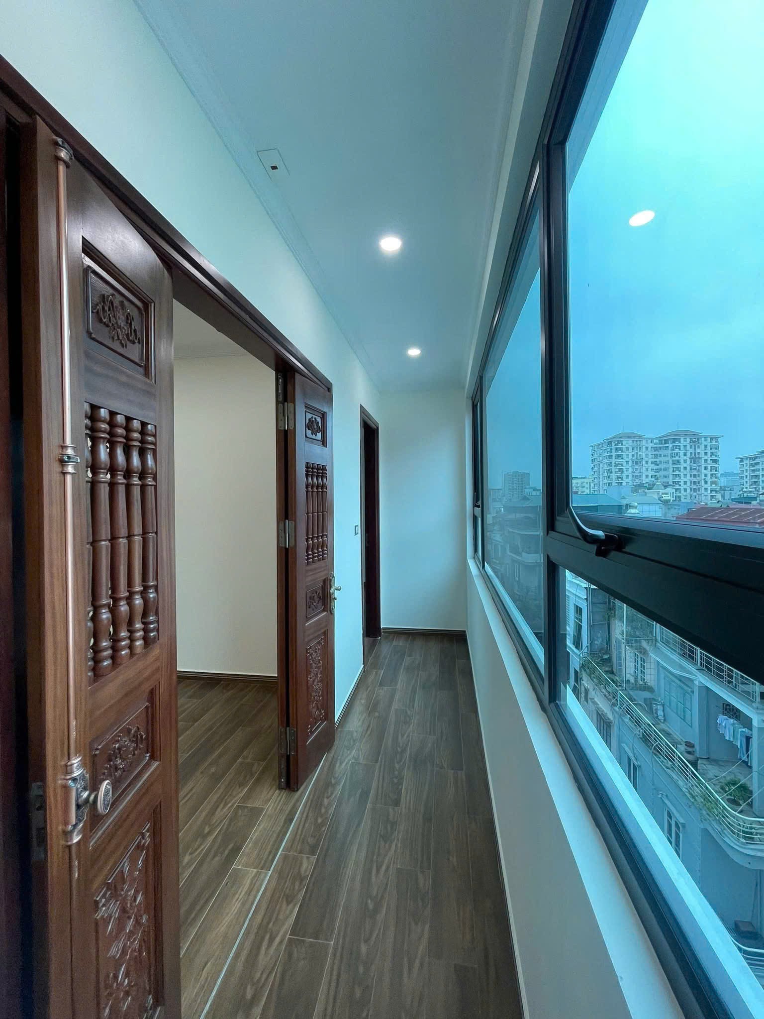 Hoa hậu mặt phố kinh doanh sầm uất - lô góc tại quận Ba Đình 4