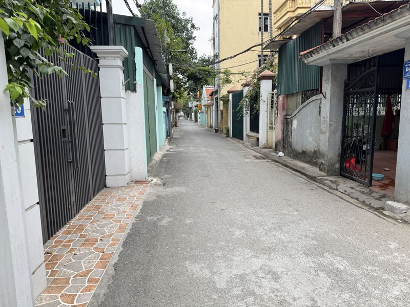 Cần bán đất 2 mặt thoáng 43,7m2 đất ngõ Kẻ Tạnh, Giang Biên. Đường ô tô thông, gần trường chợ 5