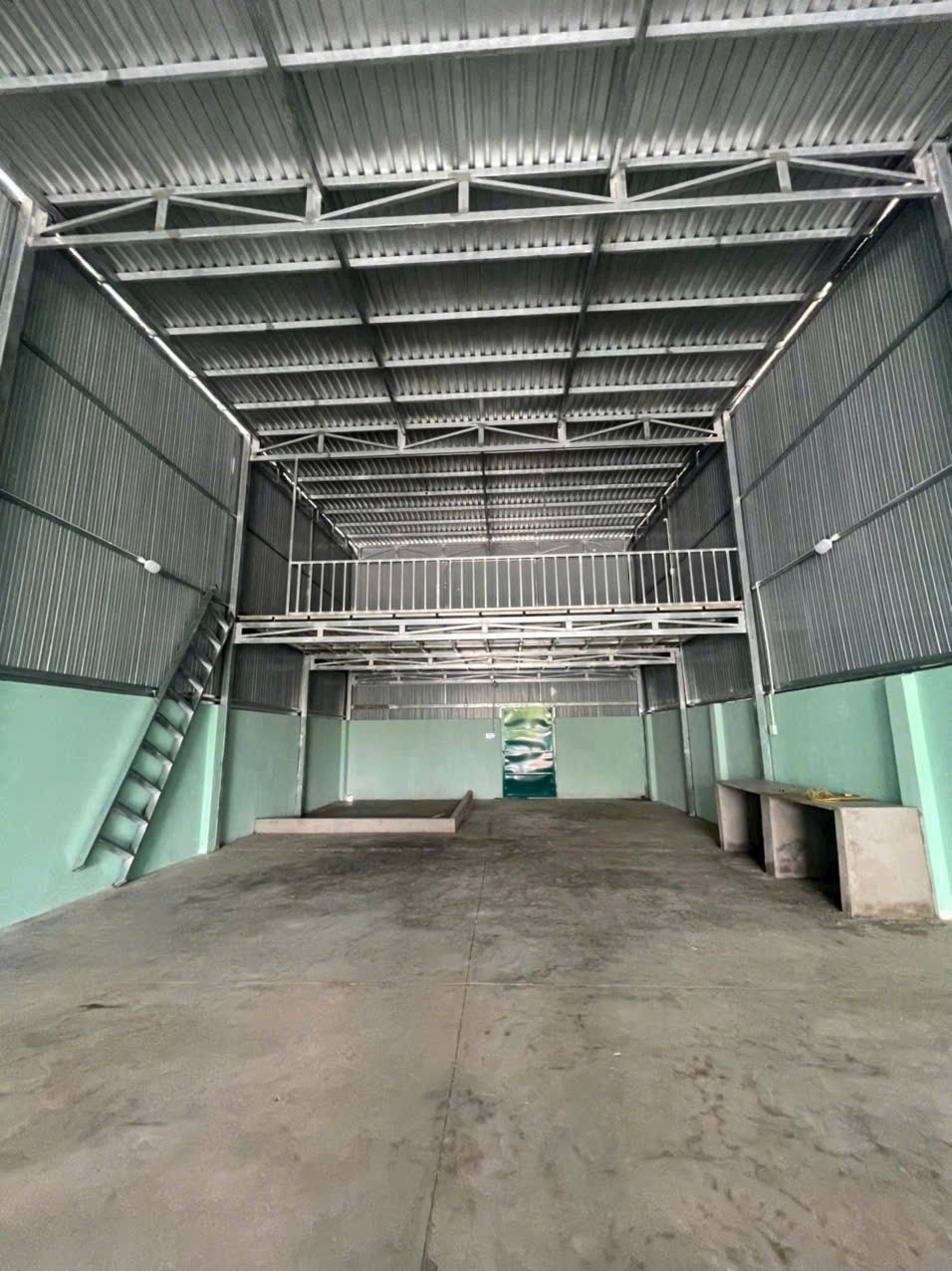 Nhà kho mặt tiền đường nhựa xã Tân Thạnh Đông dt 225m2 giá 4,5 tỷ 2