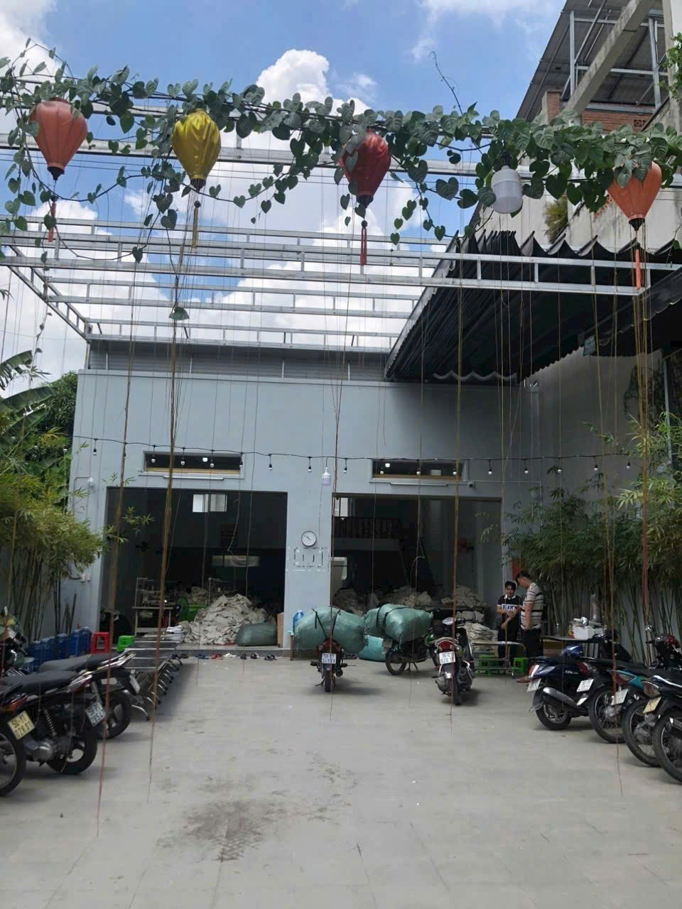 Nhà xưởng mặt tiền xã Xuân Thới Thượng, Hóc Môn dt 350m2 giá 13 tỷ 4