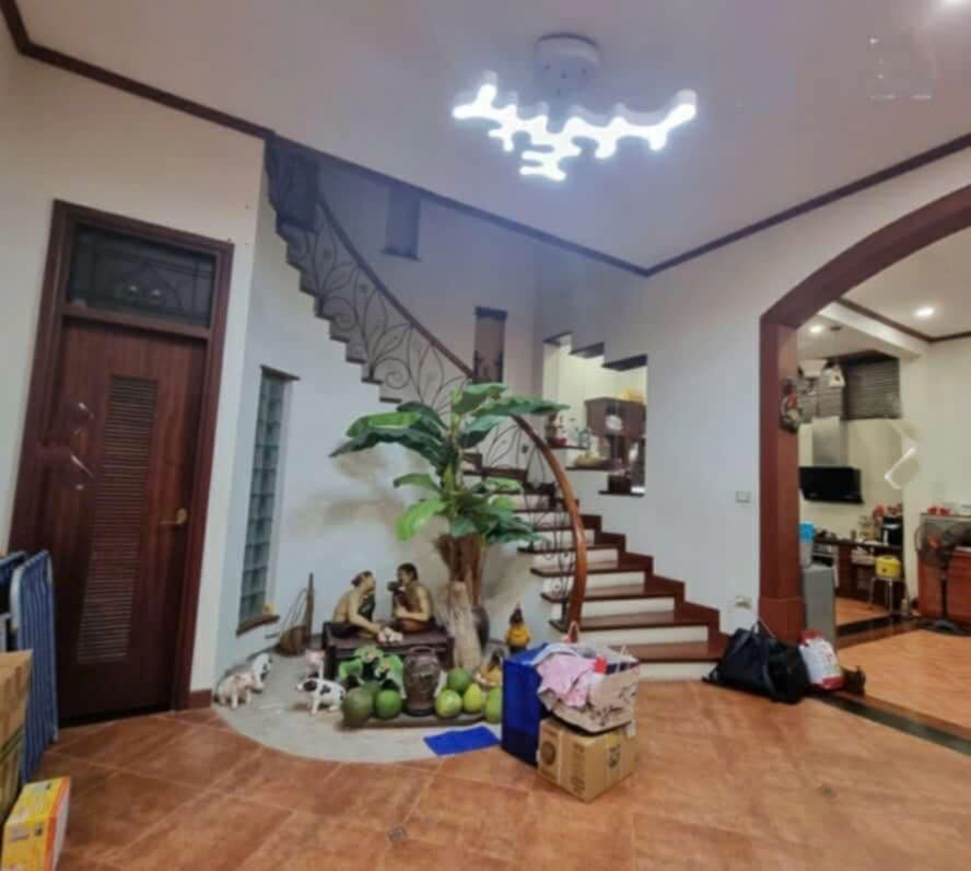 Cần bán Biệt thự đường Cầu Giấy, Phường Nghĩa Đô, Diện tích 215m², Giá 81 Tỷ 3