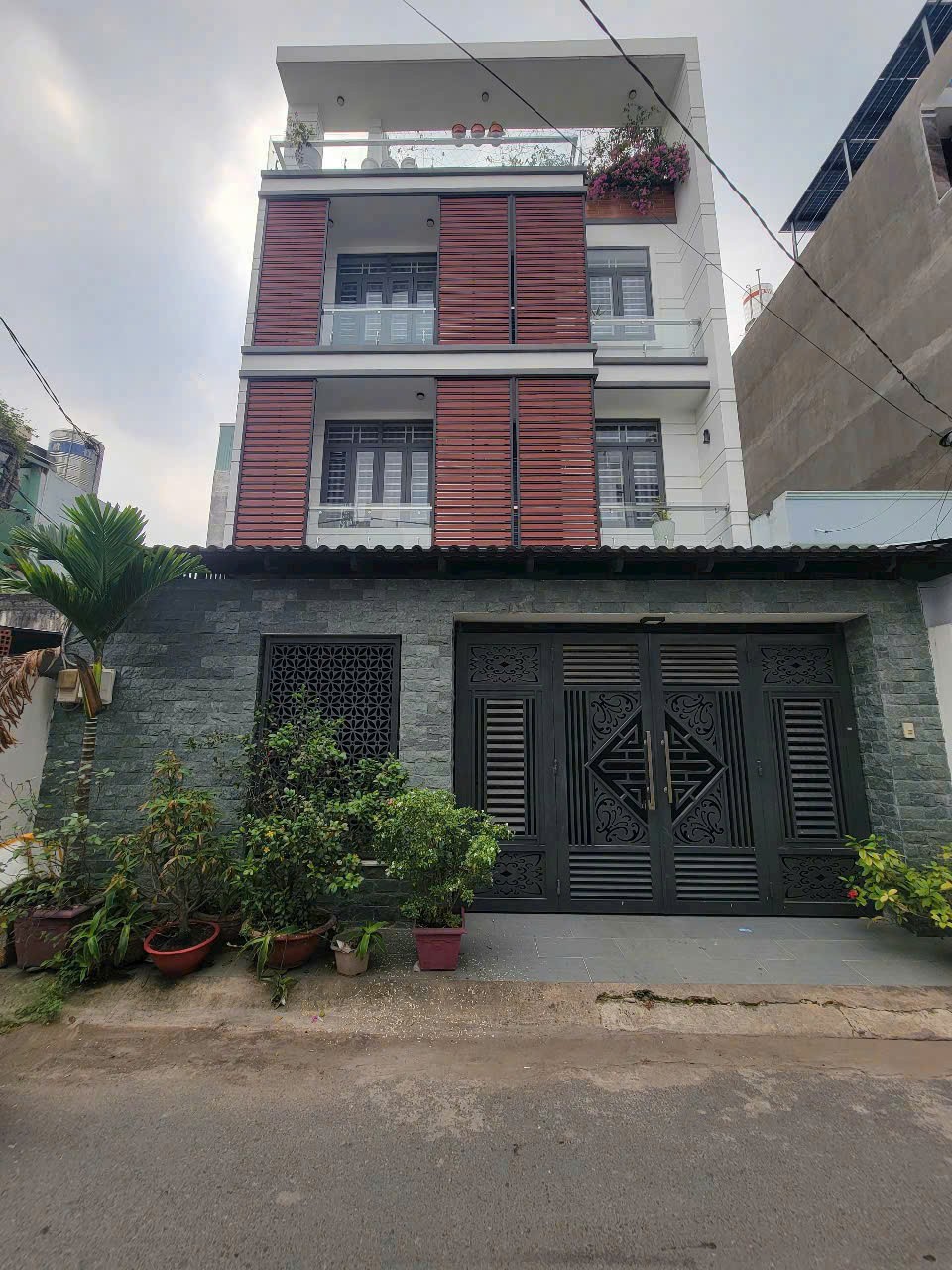 Nhà hèm Liên Khu 4-5, Bình Hưng Hòa B dt 144m2 2 lầu 5pn 4wc giá 11 tỷ