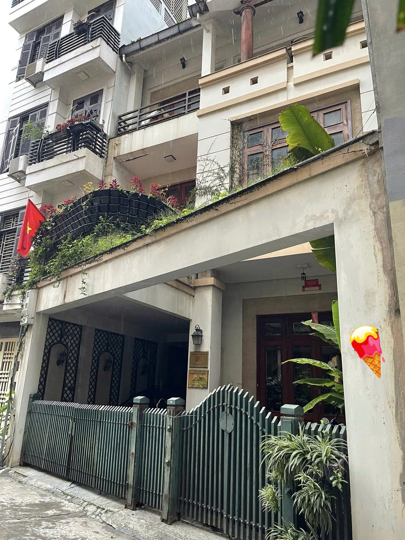 Cần bán Biệt thự đường Cầu Giấy, Phường Nghĩa Đô, Diện tích 215m², Giá 81 Tỷ