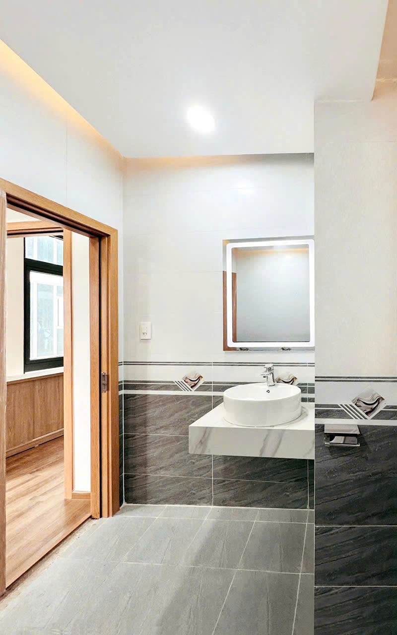 Cần bán Nhà mặt tiền Phường Phước Long B, Quận 9, Diện tích 150m², Giá 34 Tỷ 8